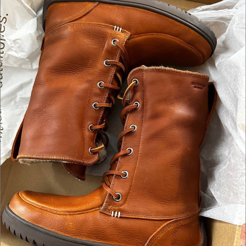 Manitobah mukluk leather boots - Picture 2 of 2